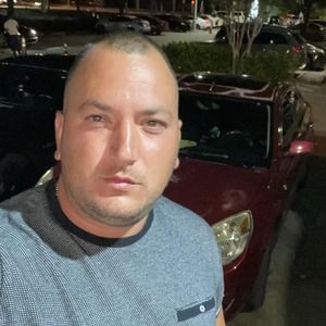 Meet your Posher, Eduardo